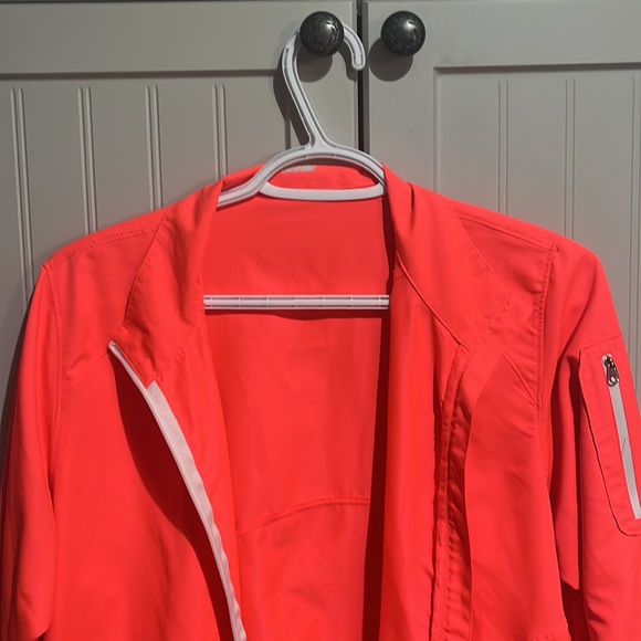 excellent condition champion light jacket - Picture 3 of 6